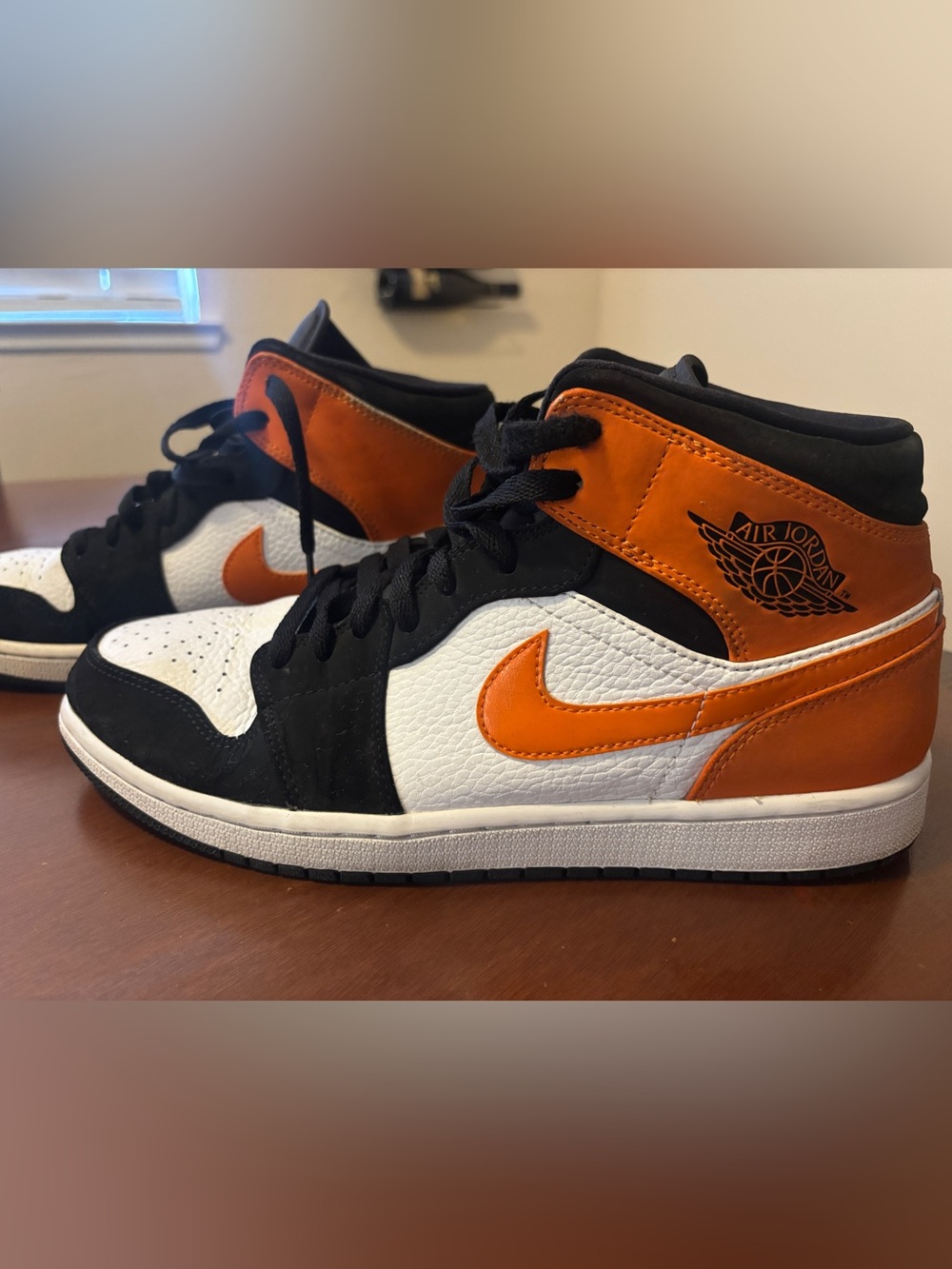 Air Jordan Nike Men's Shoes 9.5 - White/Orange/Black